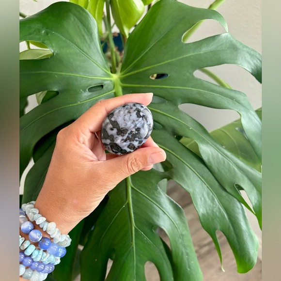 Indigo Gabbro from Madagascar - Picture 3 of 3